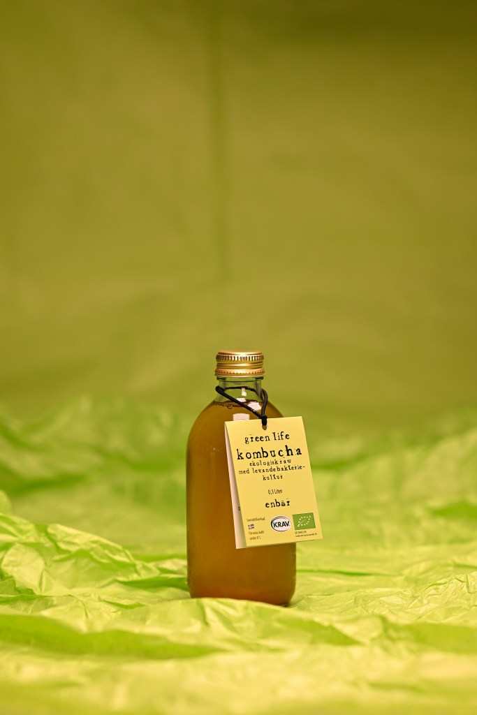 Green life kombucha med enbär 0,3 liter